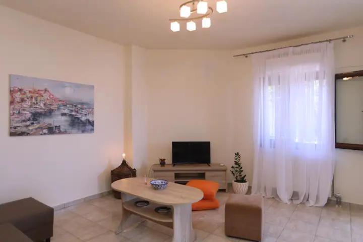 Skopelos Chara'S Lux Apartment Exterior photo
